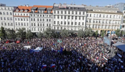 Kuciak dorazil do Prahy, vítaly ho davy